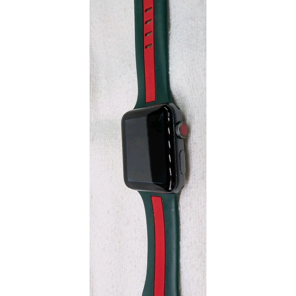 Apple Watch Series 3 42mm Space Gray Aluminum Case Green Sport Band **UNTESTED**